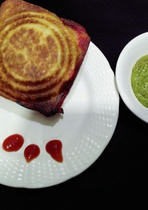 વેજીટેબલ સેન્ડવીચ રેસીપી મુખ્ય ફોટો