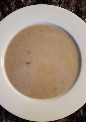 A picture of Mushroom Soup.