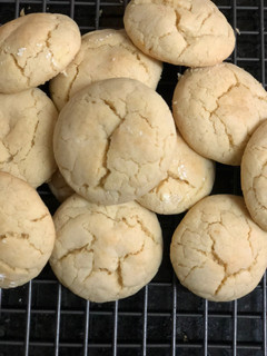 A picture of Lemon Crinkle Cookies.