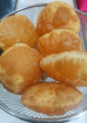 عکسی از دستور پوری (نوعی نان خوشمزه هندی)