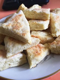 Una foto de Scones de queso para el mate 🧀🤤