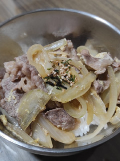 日式滑蛋牛肉飯(簡單料理) 的食譜成品照片