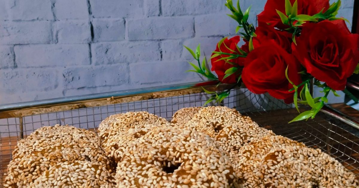 Donat pisang wijen viral