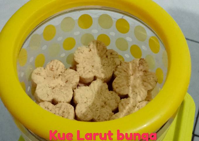 Kue Larut Bunga