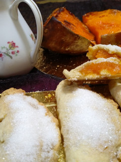 Una foto de Pastissets de glòria (calabaza o carabassat y almendra)