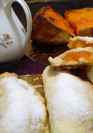 Una foto de Pastissets de glòria (calabaza o carabassat y almendra)