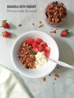 Foto resep Granola with Yogurt (Homemade Granola)