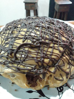 Una foto de Torta de chocolate con mousse de dulce de leche
