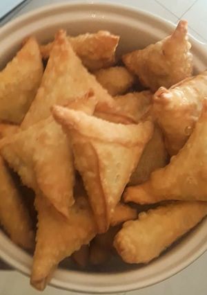 A picture of Beef Samosas.
