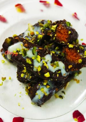 A picture of Gajar halwa chaco bars.