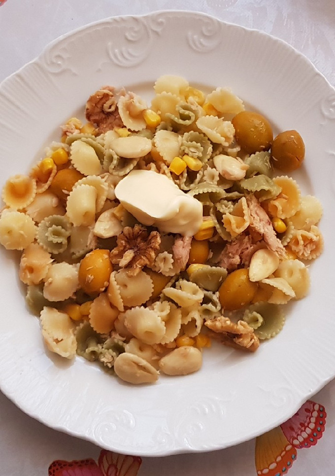 Una foto de Ensalada de pasta con frutos secos
