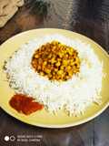 Boiled rice with white lobia