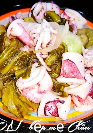 Hình của món Mực xào cải chua.