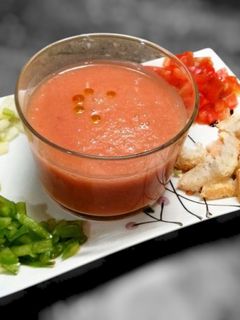 Una foto de Gazpacho tradicional