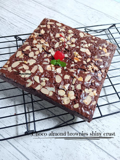 Foto resep Choco almond brownies shiny crust