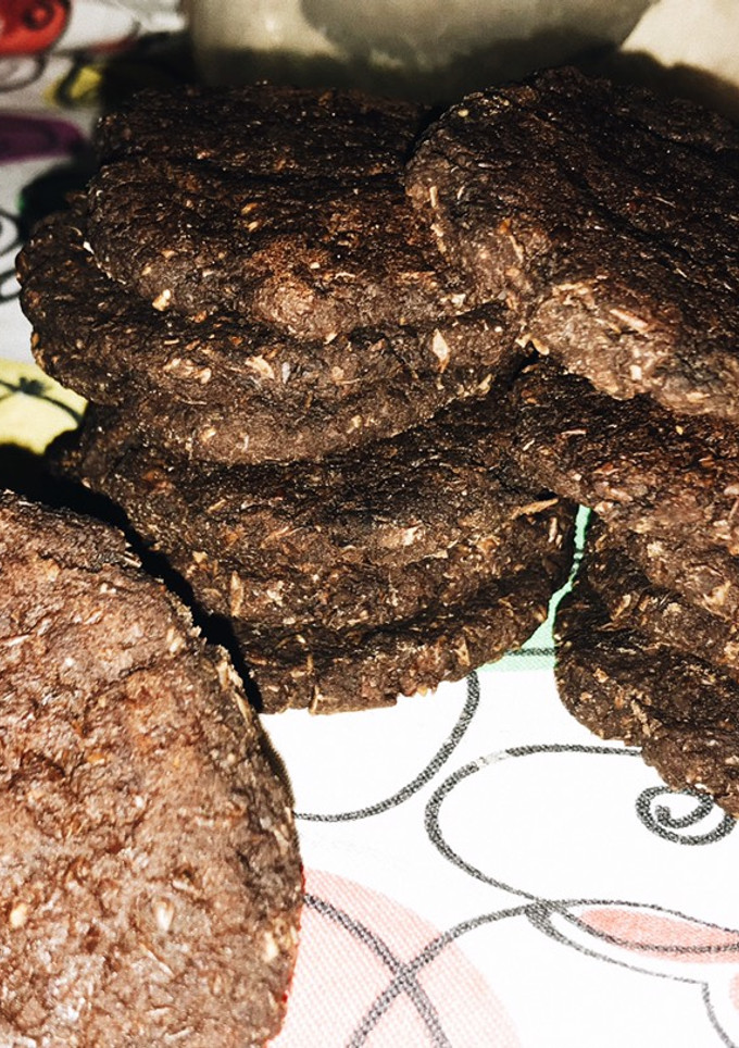 Una foto de Galletas de chocolate con lentejas(veganas)
