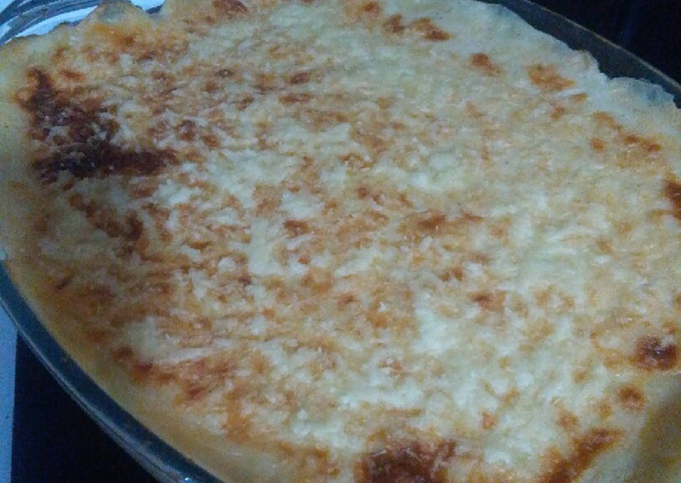 Puré de patatas y merluza a la bechamel