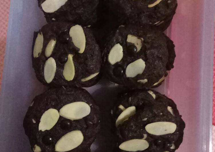 Cara Gampang Menyiapkan Kue coklat almond cookies, Enak