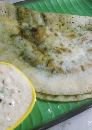 A picture of Palak butter dosa.