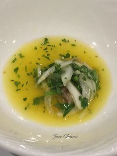 Una foto de Ceviche de Chicharro y cítricos