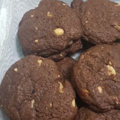 A picture of Reverse chocolate chip cookie.