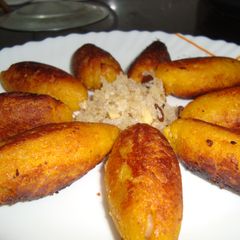 A picture of Unnakkaaya (Banana Flambe Fritters).