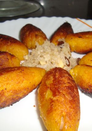 A picture of Unnakkaaya (Banana Flambe Fritters).