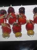 Banderillas de fresas con boquerones en vinagre