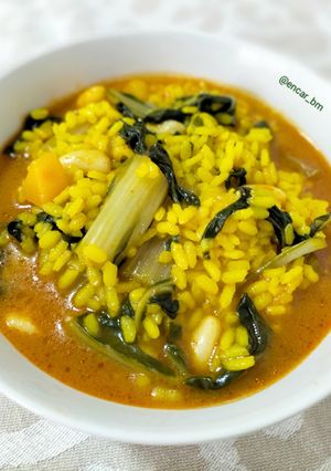 Una foto de Arroz con acelgas -arròs amb bledes-