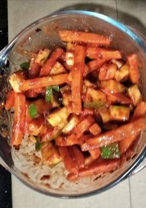 A picture of Carrot and mango aachar.