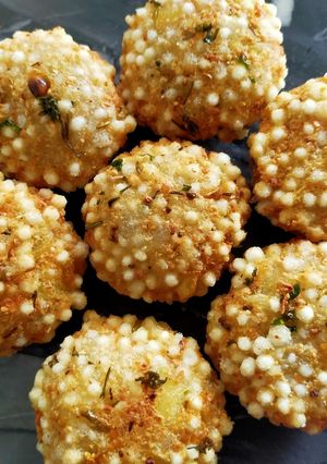 A picture of Sabudana Vada.