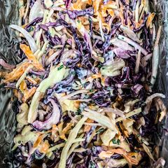 A picture of Rainbow coleslaw.