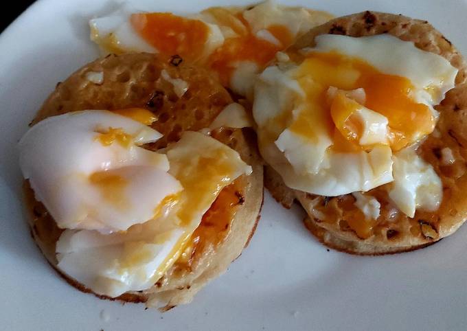 My Simple Soft Duck Eggs on Crumpets but so delicious 😋