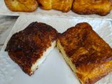 Torrijas caramelizadas con pan brioche
