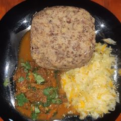 A picture of Mukimo ya Njahi(black beans).