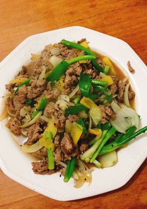 Hình của món Bò xào dứa.