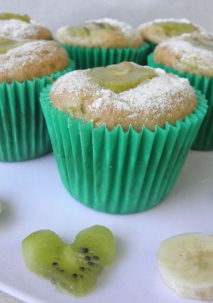 Una foto de Muffins de banana y kiwi