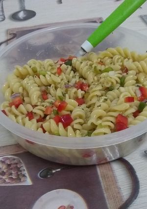 Una foto de Ensalada fideos con morrón