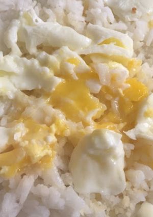 Una foto de Arroz con huevo al agua