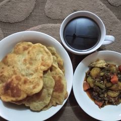 Pateera and potatoes stew A picture of Pateera and potatoes stew.