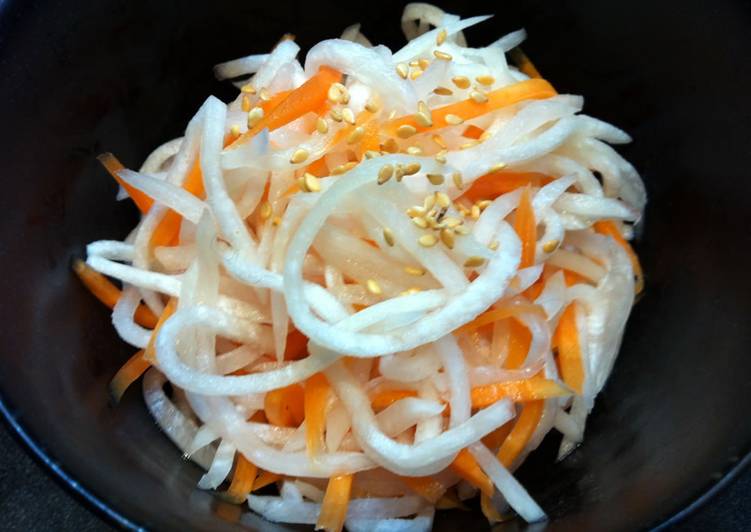 Recipe of Speedy Daikon & Carrot Namasu