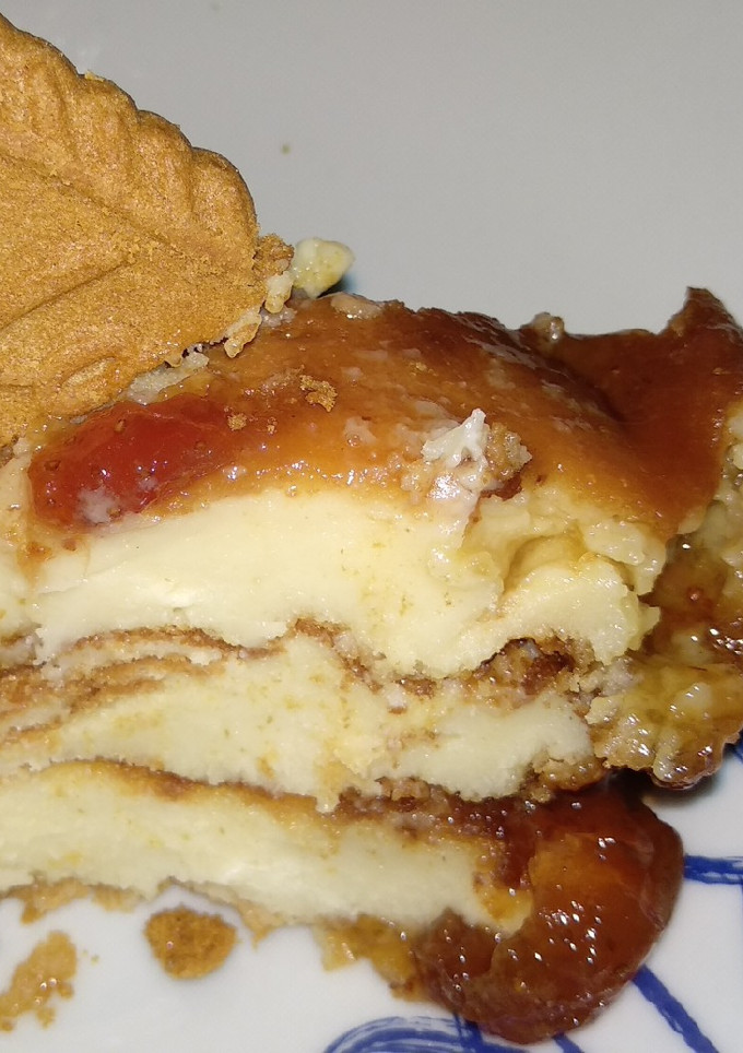Una foto de Tarta de queso al horno con mermelada de fresa