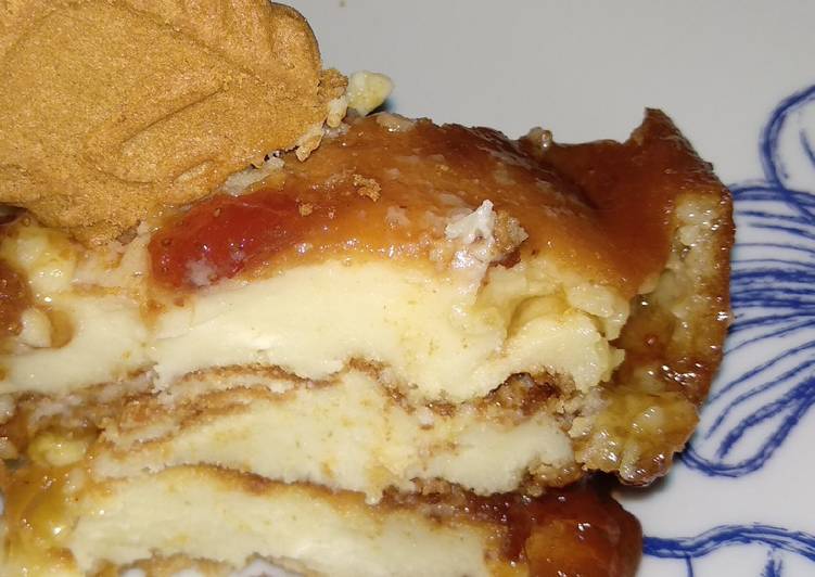 Tarta de queso al horno con mermelada de fresa