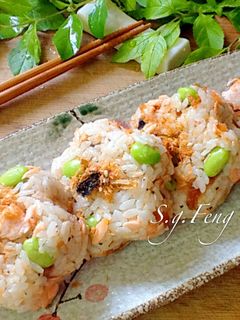 鮭魚飯糰 的食譜成品照片