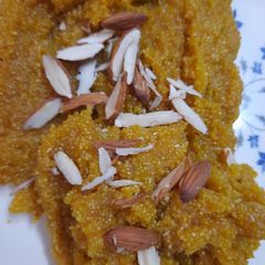 A picture of Besan sooji Halwa.