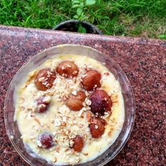Custard With Gulab jamun A picture of Custard With Gulab jamun.