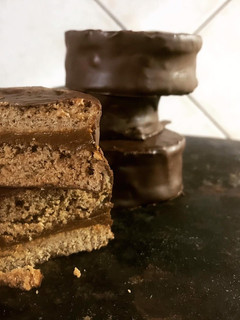 Una foto de Alfajores marplatenses