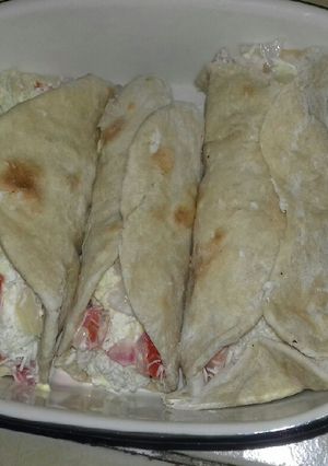 Una foto de Tacos de pan árabe 🍥
