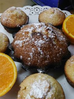 Una foto de Muffins de naranja sin leche ni huevo apto veganos 🍊🍊