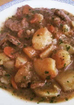 Una foto de Estofado de carne y patatas